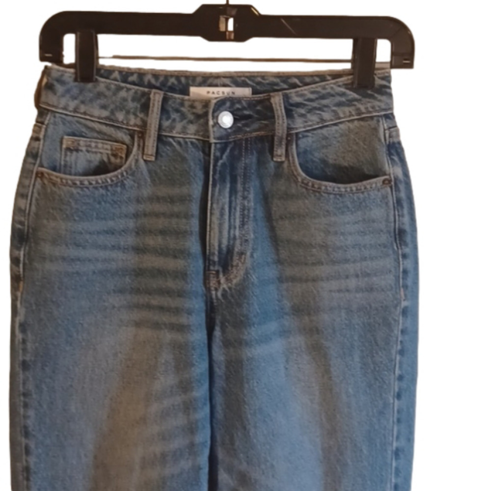 Pacsun  lighter wash Mom jeans. Size 24. Perfect color for Spring! - Picture 2 of 12